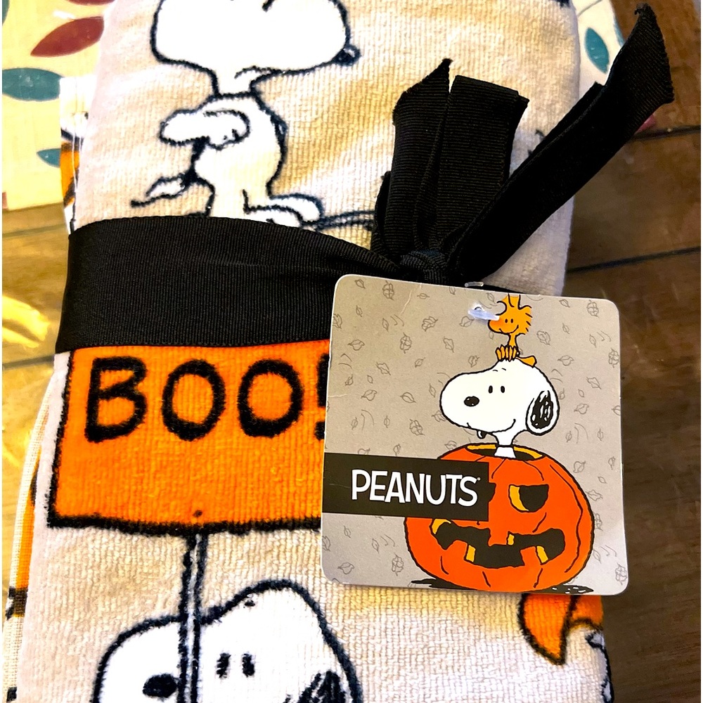 Peanuts Snoopy Fall Hand Towels Set of two